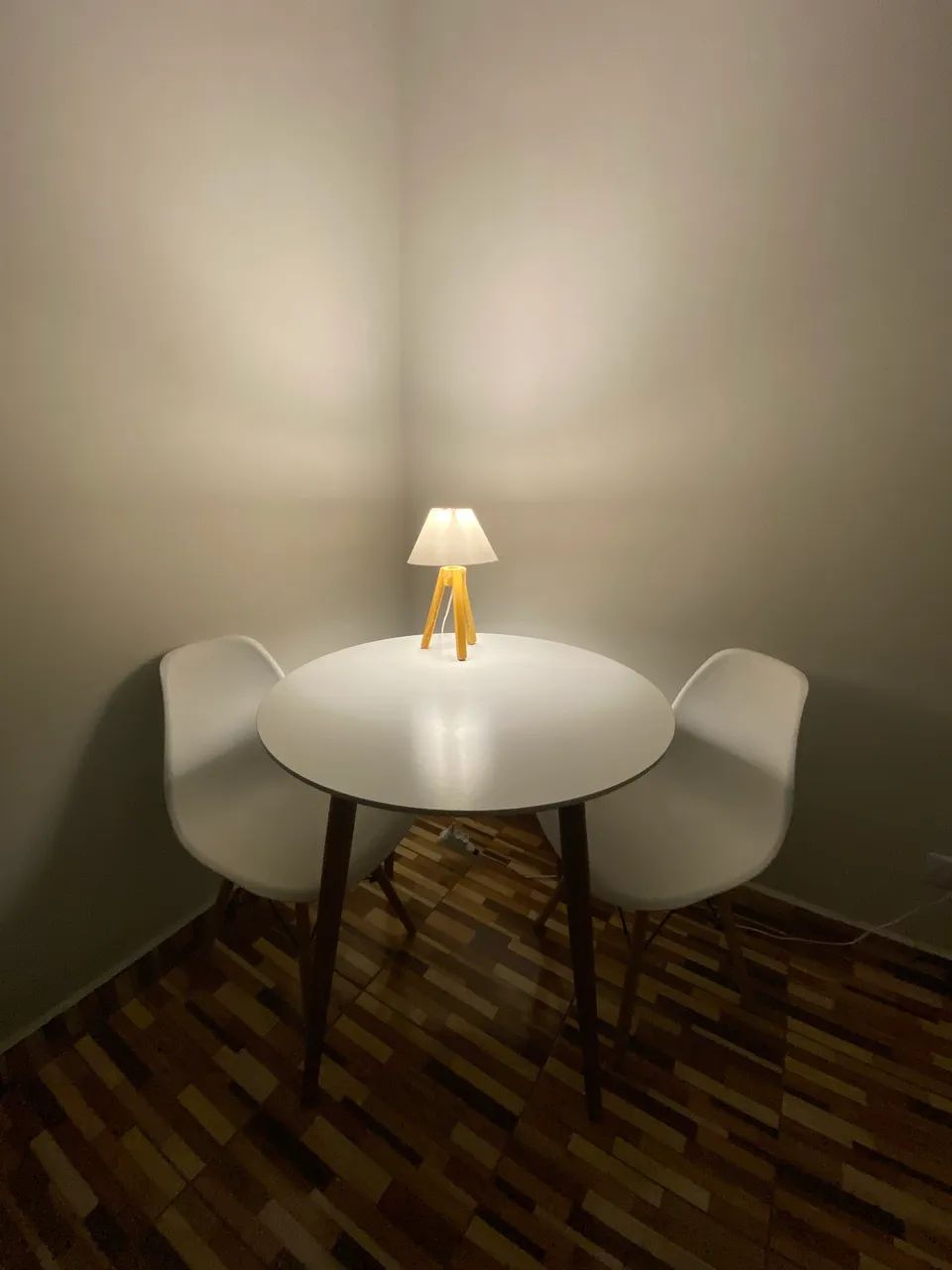 Mesa de Jantar + 2 Cadeiras Eiffel - Foto 3