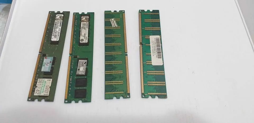 Lote de 4 unidades Memórias Ram DDR1 e DDR2 - Foto 2