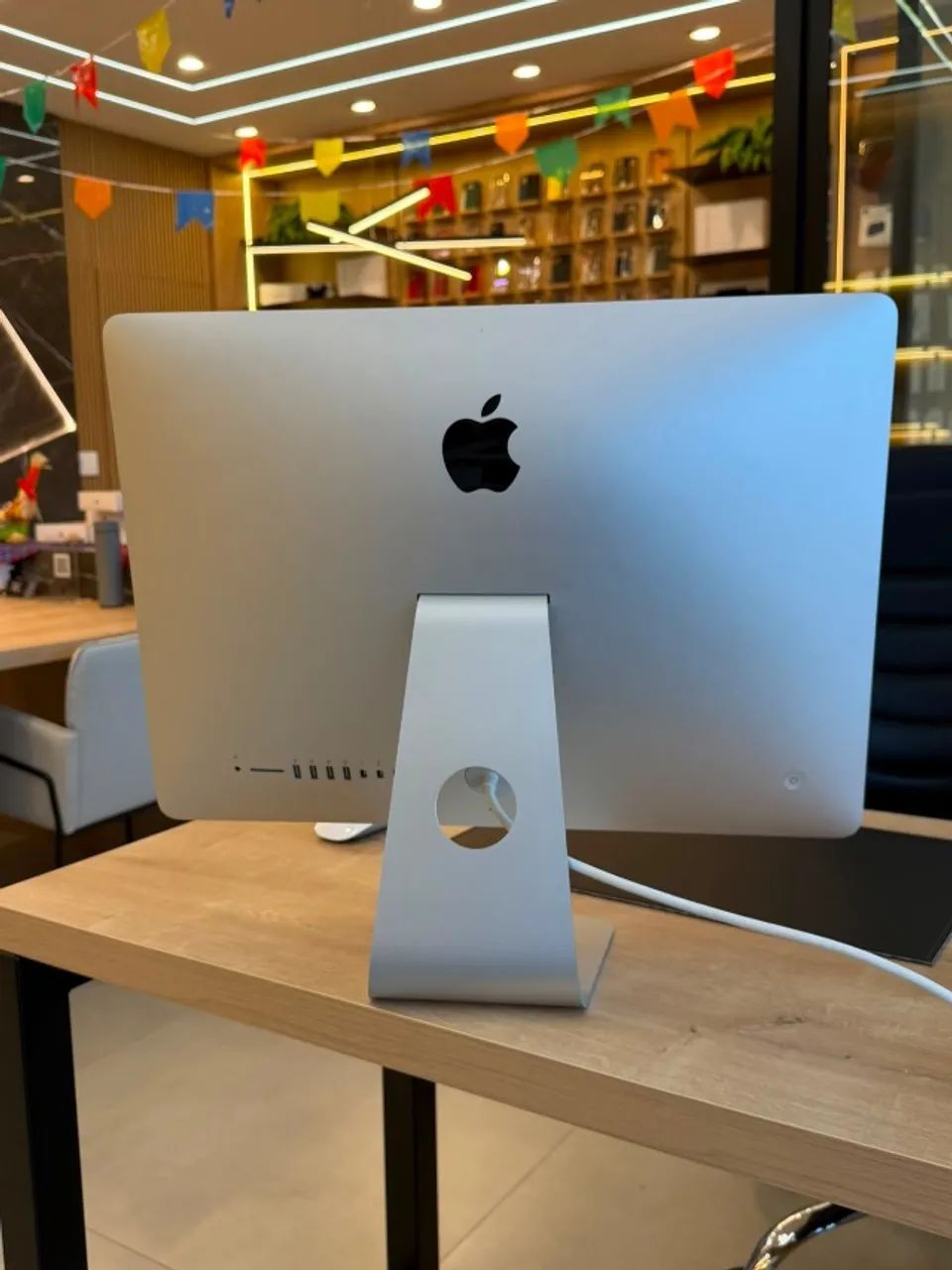 iMac 2015 21,5" - SSD de 1TB - IMPECÁVEL - Foto 2