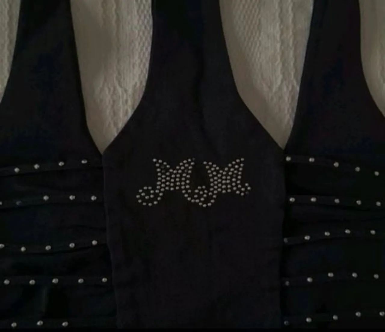 blusa preta y2k com strass - Foto 3