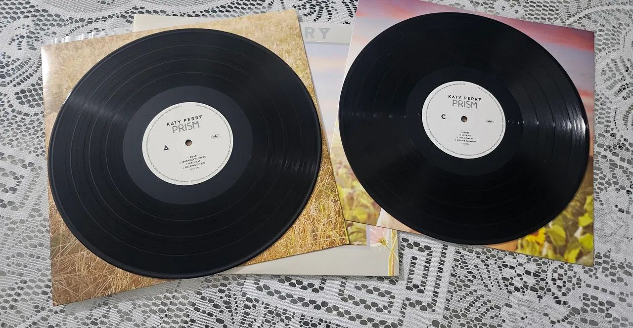 LP Katy Perry - Prism - Vinil Duplo preto - Foto 5