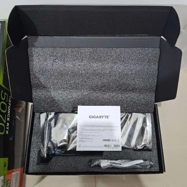 RTX 5070 Windforce OC SFF 12GB GDDR7 (Impecável) - Foto 4