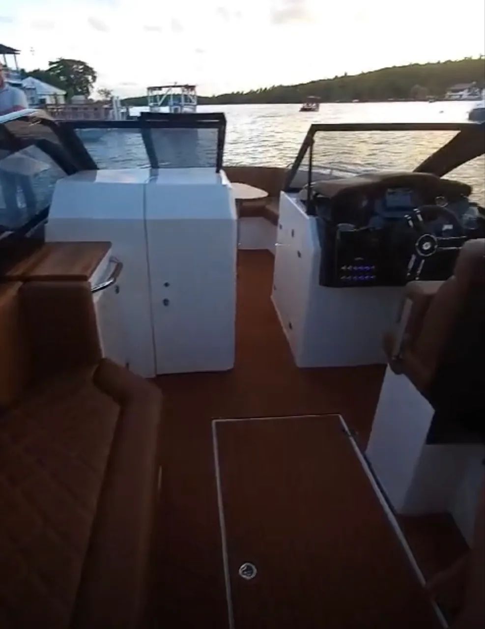 Lancha AZOV 26 - Foto 5