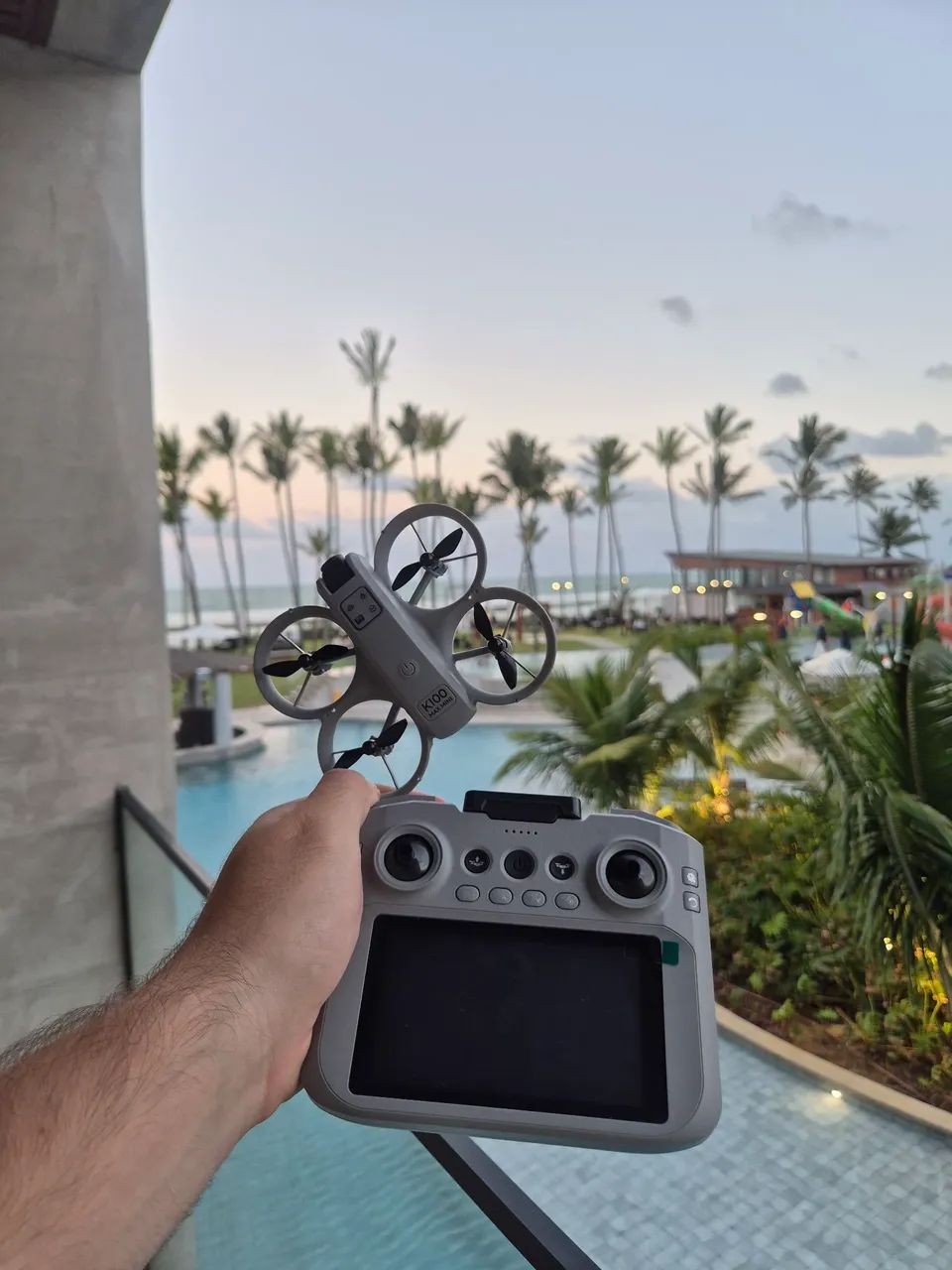 Drone K100 MAX HD Câmera Dupla + Controle com Tela - Foto 3