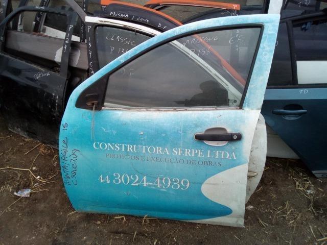 Porta dianteira esquerda Chevrolet Montana 2015