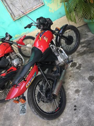 Moto em ótimo estado tenho documentos apenas venda !