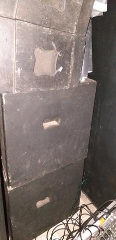 Vendo dois sub de 18 600watts rms polegadas é 3 caixas line auto falante de 10 polegadas