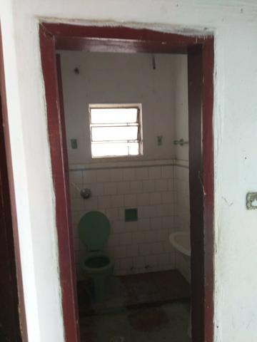 Alugo casa simples e antiga - Foto 4