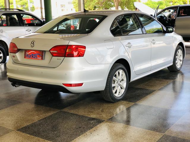 VW - Jetta Confortline - Foto 6