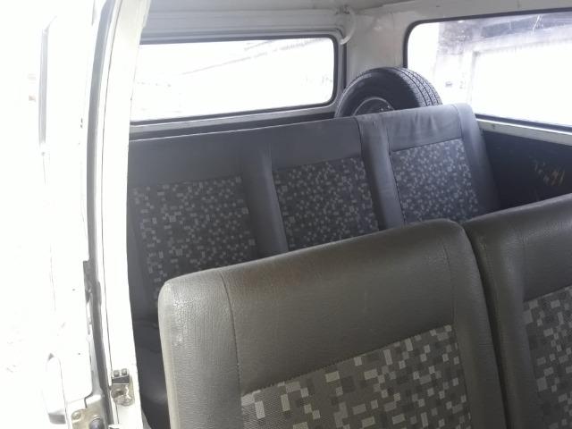 Vende - se Kombi 8 lugares - Foto 8