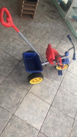 Triciclo infantil