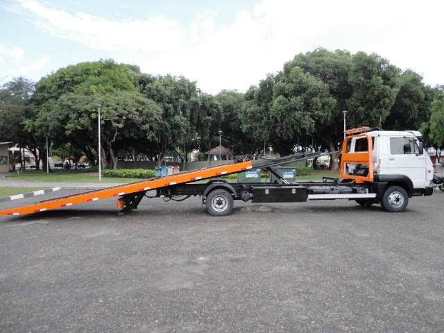 Caminhao guincho plataforma de 07mts,volkswagem-10.160,motor:cummis - Foto 10
