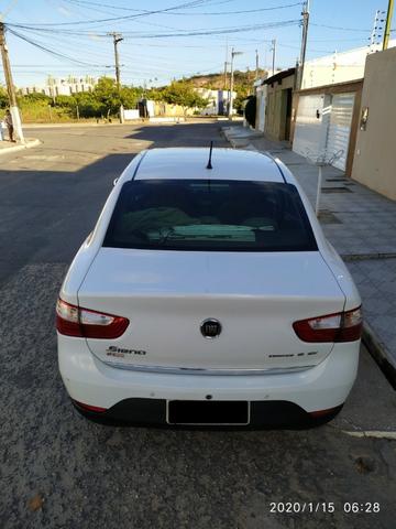 Fiat Grand Siena 1.6 16v Essence Manual FLEX 2015 - Foto 12
