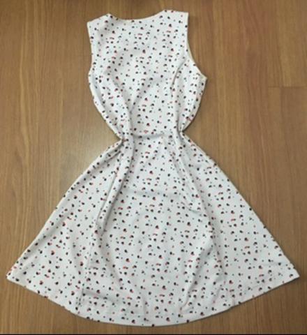 Vestido TAM M cor:White com detalhes laranja e Azul - Foto 2