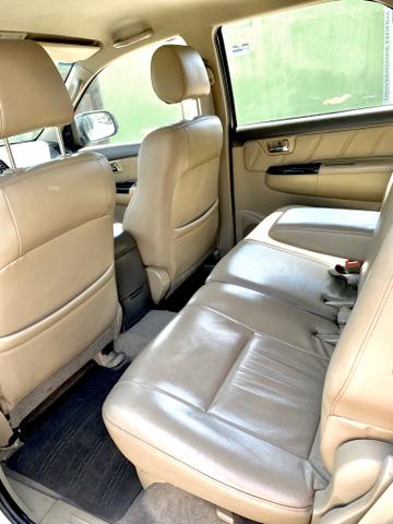 Toyota Hilux SW4 2013 diesel 7 lugares Pneus novos Pirelli!!! - Foto 8