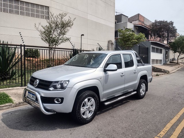 AMAROK CD 2012 DIESEL 4X4 109.000 KM 4 PNEUS NOVOS IMPECÁVEL !!!