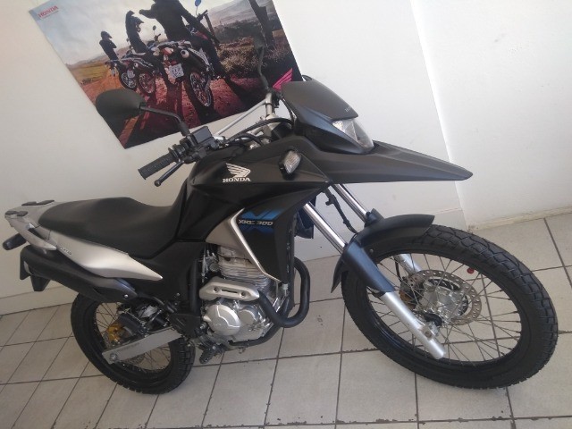 XRE 300 2015  VENDO URGENTE / DIVIDO EM 48X 