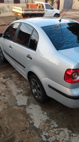 POLO SEDÃ