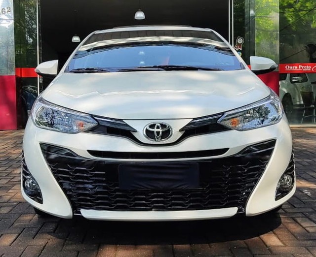 TOYOTA YARIS HB XLS15 AT