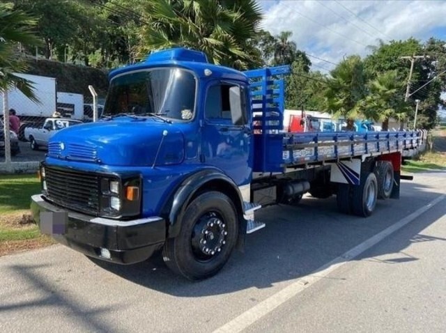 CAMINHÃO MERCEDEZ BENZ CARROCERIA PARCELAMOS 