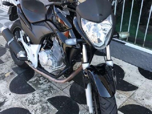 MOTO HONDA CB 300R -