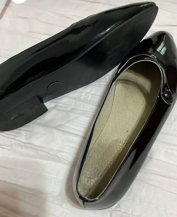 Sapatilhas pretas de verniz, número 35 - Foto 2