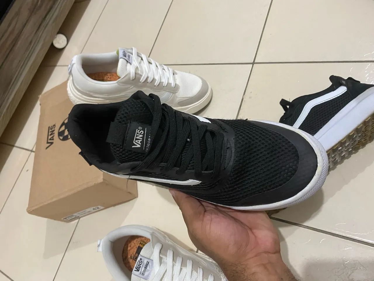 Dois tênis vans ultrange tamanho 42, ótimo estado de conservação. - Foto 3