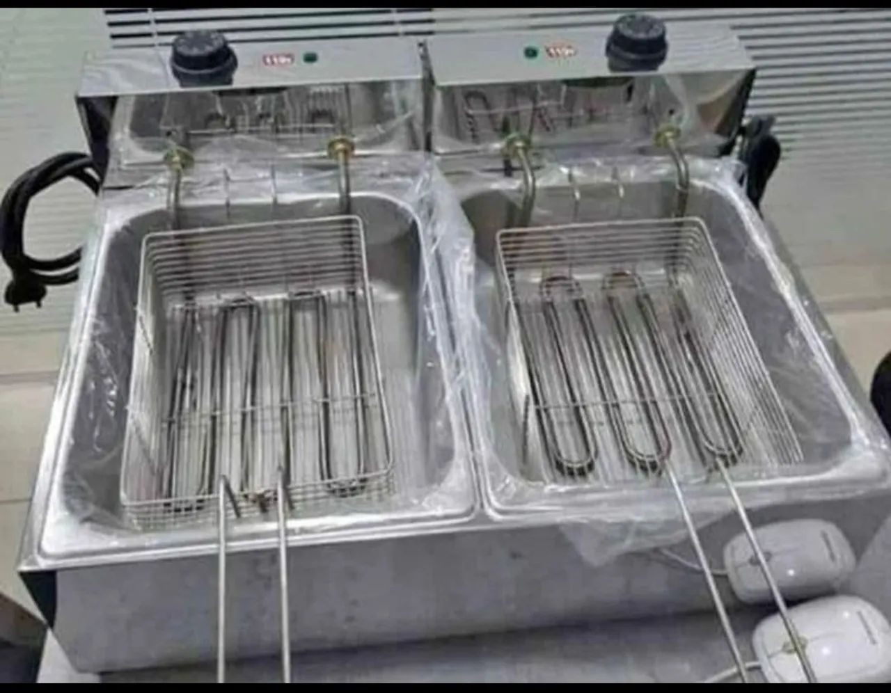 Fritadeira Elétrica Duas Cubas