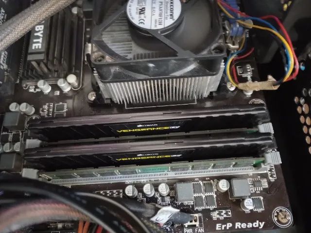 Memórias Ram ddr 3 Corsair e Kingston (4 gb cada) - Foto 4