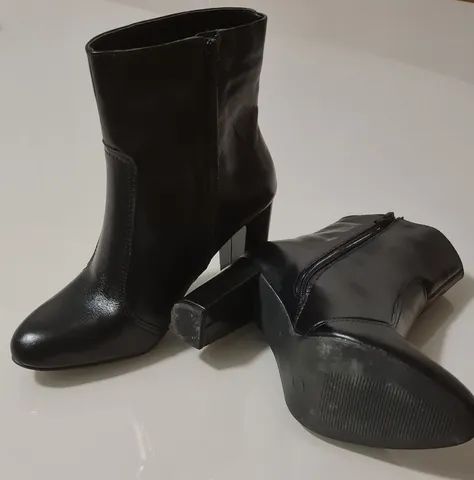 Bota 36 usada só uma vez 