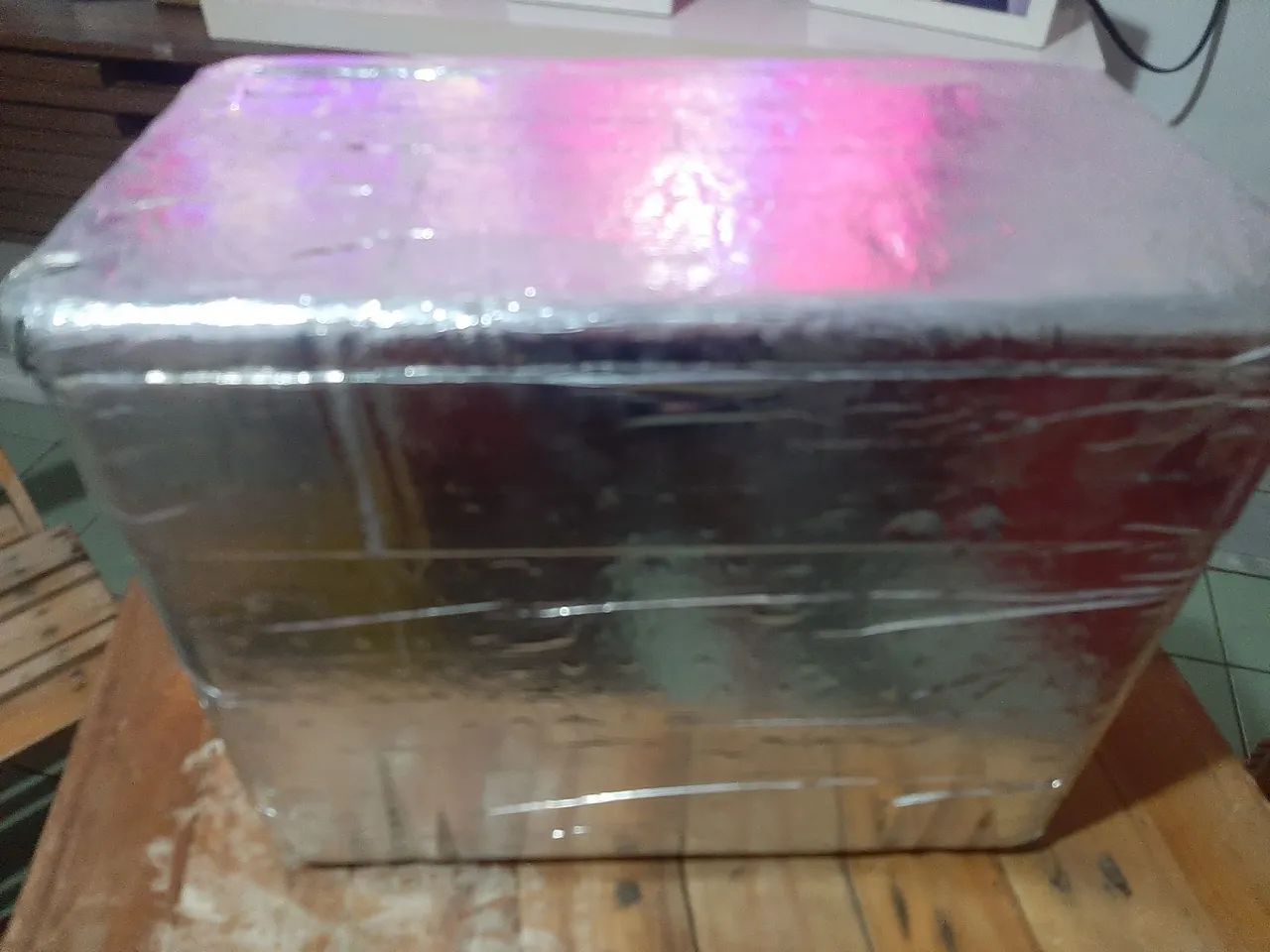 Vende-se dois isopor 