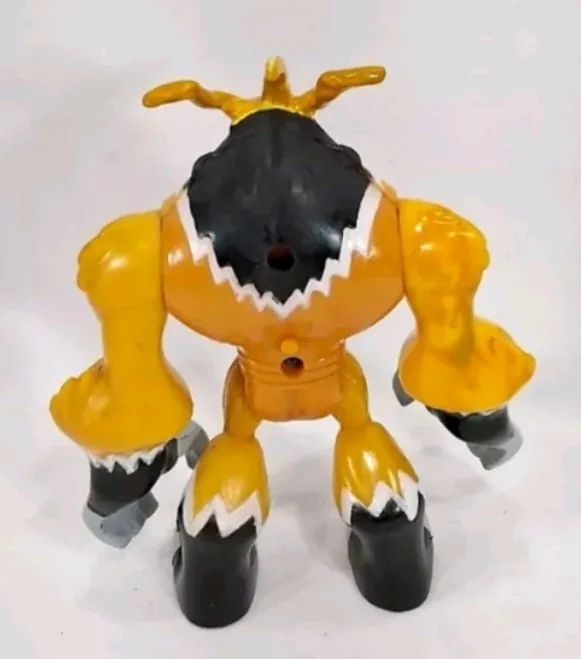 Boneco Shocksquatch coleção Ben 10. - Foto 5