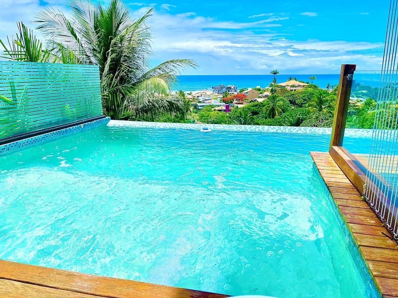 CASA DE LUXO EM CONDOMÍNIO 