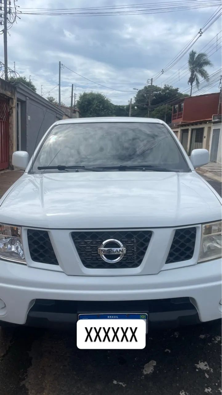 Frontier XE 2012/2013  Manual 6 Machas 190CV