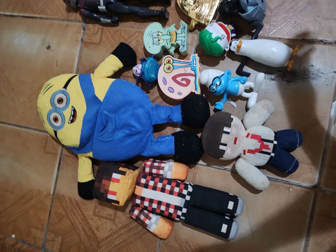Vendo brinquedos por 150 pois tenho buzz lightyer raro e woody tambem a maioria novo - Foto 4