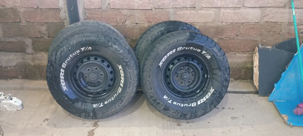 Rodas com pneus ferro 16 original l200 Triton com pneus
