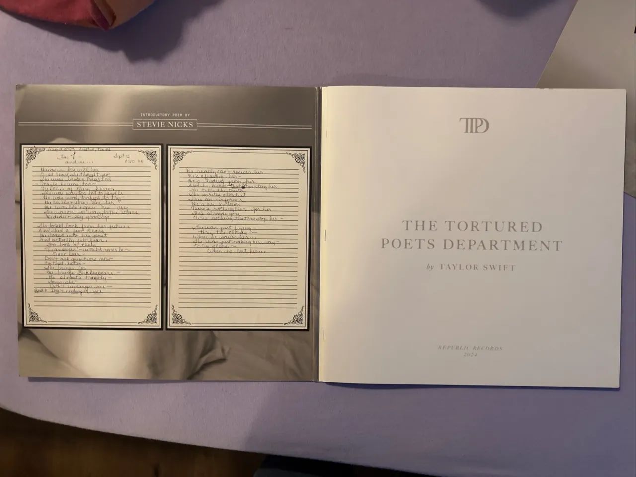 Vinil The Tortured Poets Depart Taylor Swift autografado branco - Foto 3