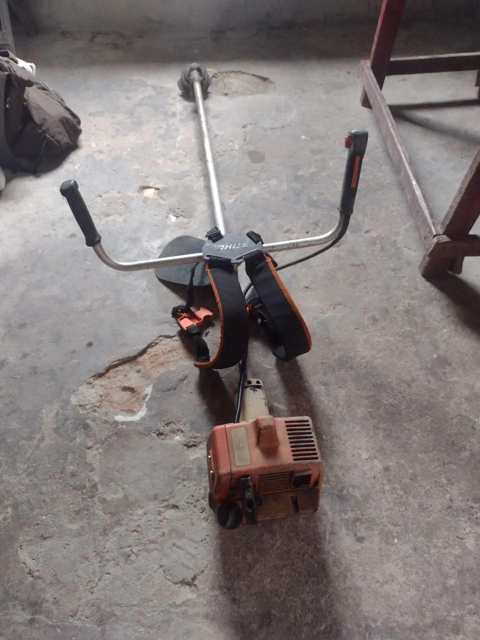 Roçadeira Stihl a Gasolina - Pronta para Uso