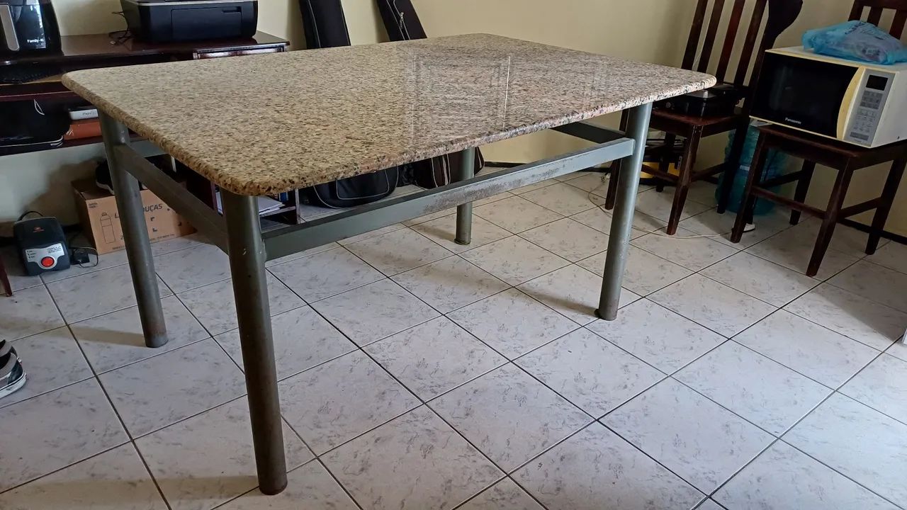 Mesa Granito 1,50m x 1.00m
