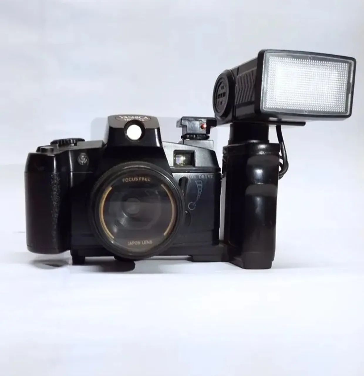 Câmera Yashica Trip-35A Vintage c/ Flash - Foto 3