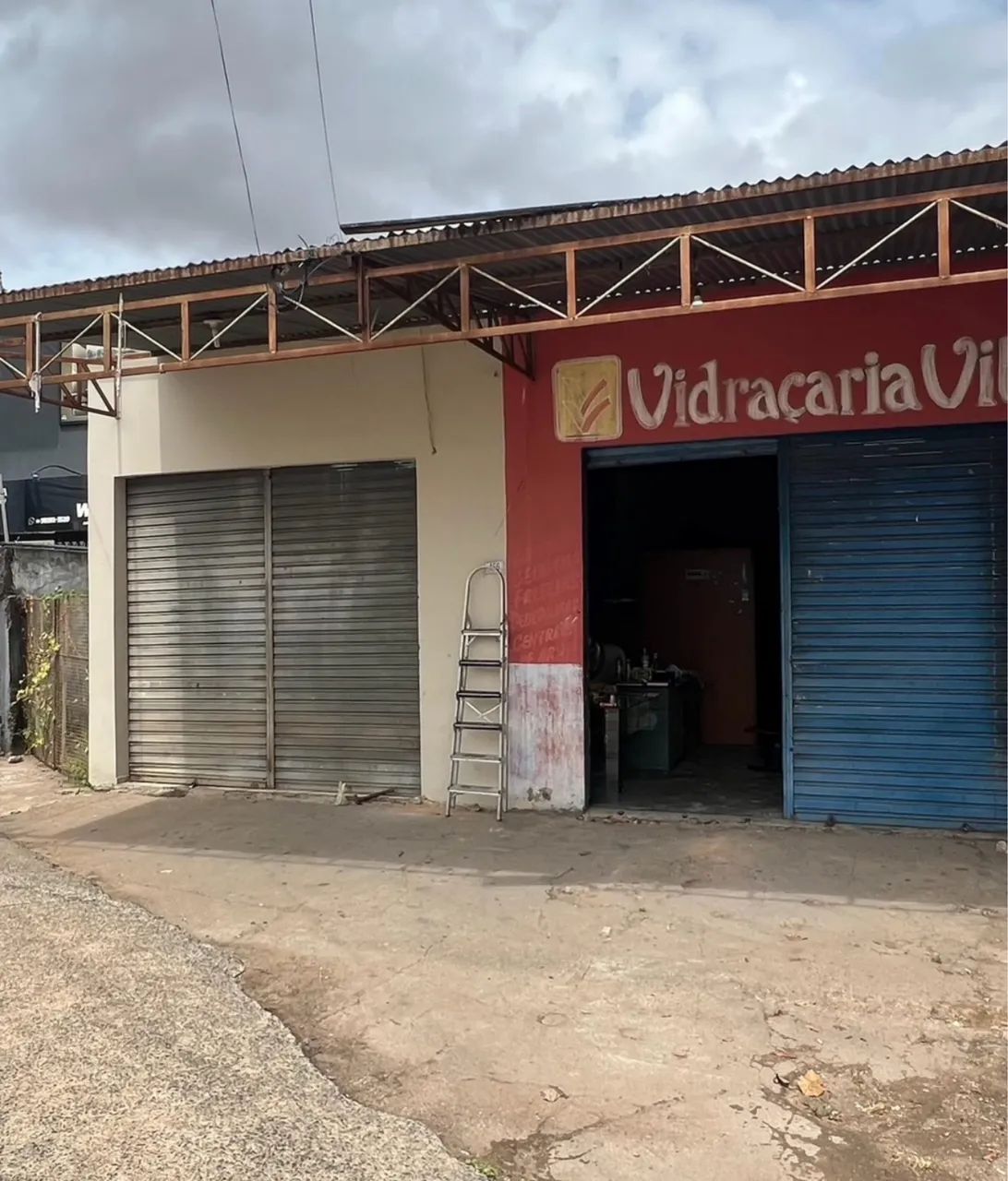 Disponível para venda terreno com 2 pontos comerciais  em ótima localização.