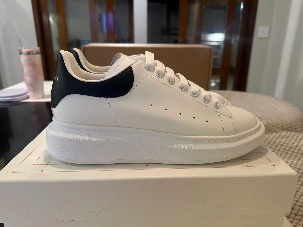 Sapatênis Alexander McQueen tamanho 42 Calçados Vila Moreira