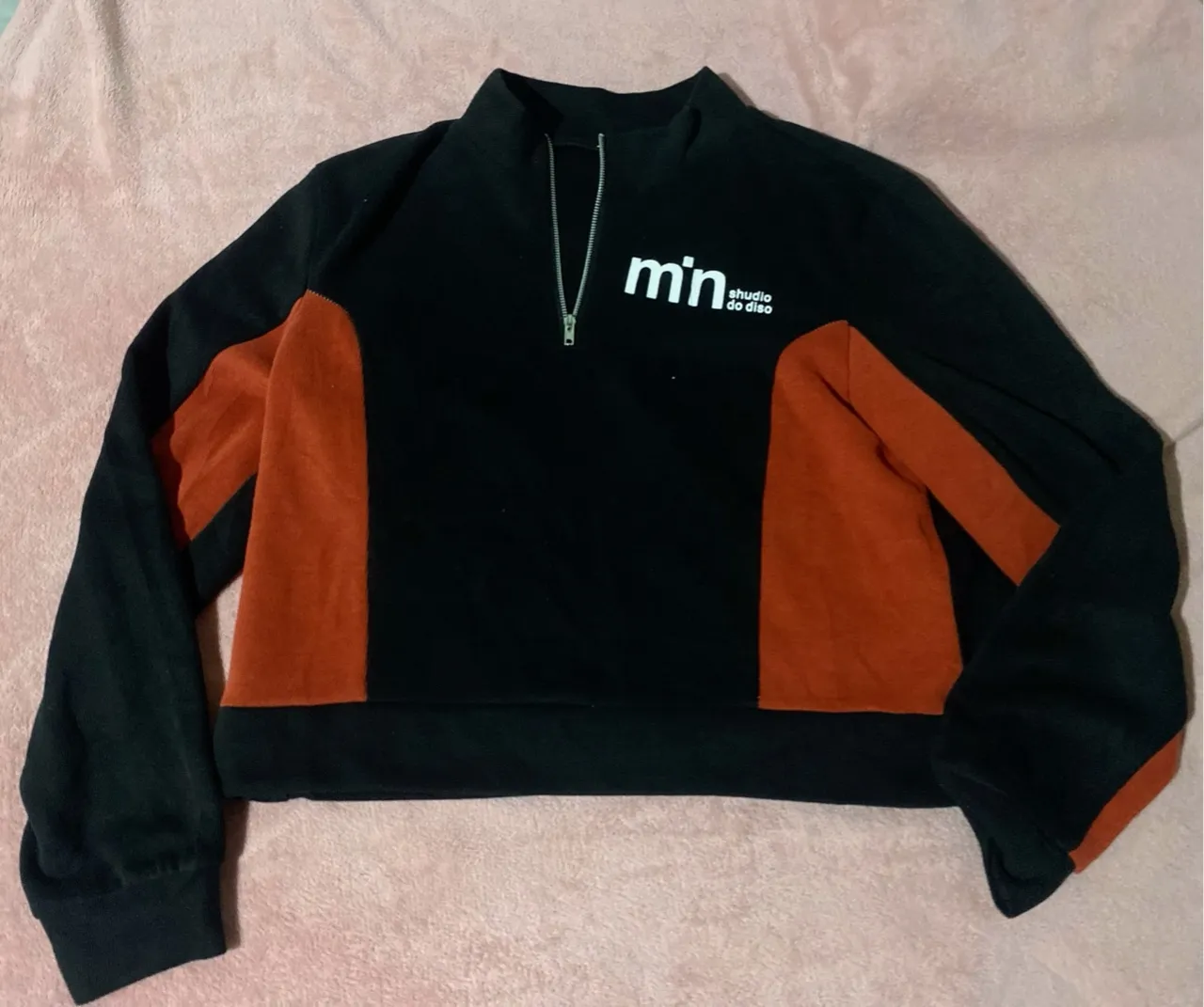 Moletom Feminino com Detalhes em Laranja