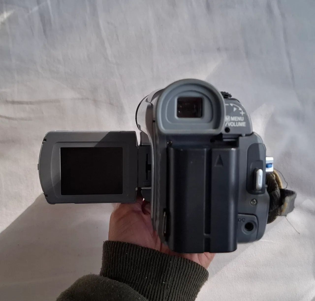 Filmadora JVC GR-D70U Vintage / Mini DV COMPLETA +7 itens originais  - Foto 3