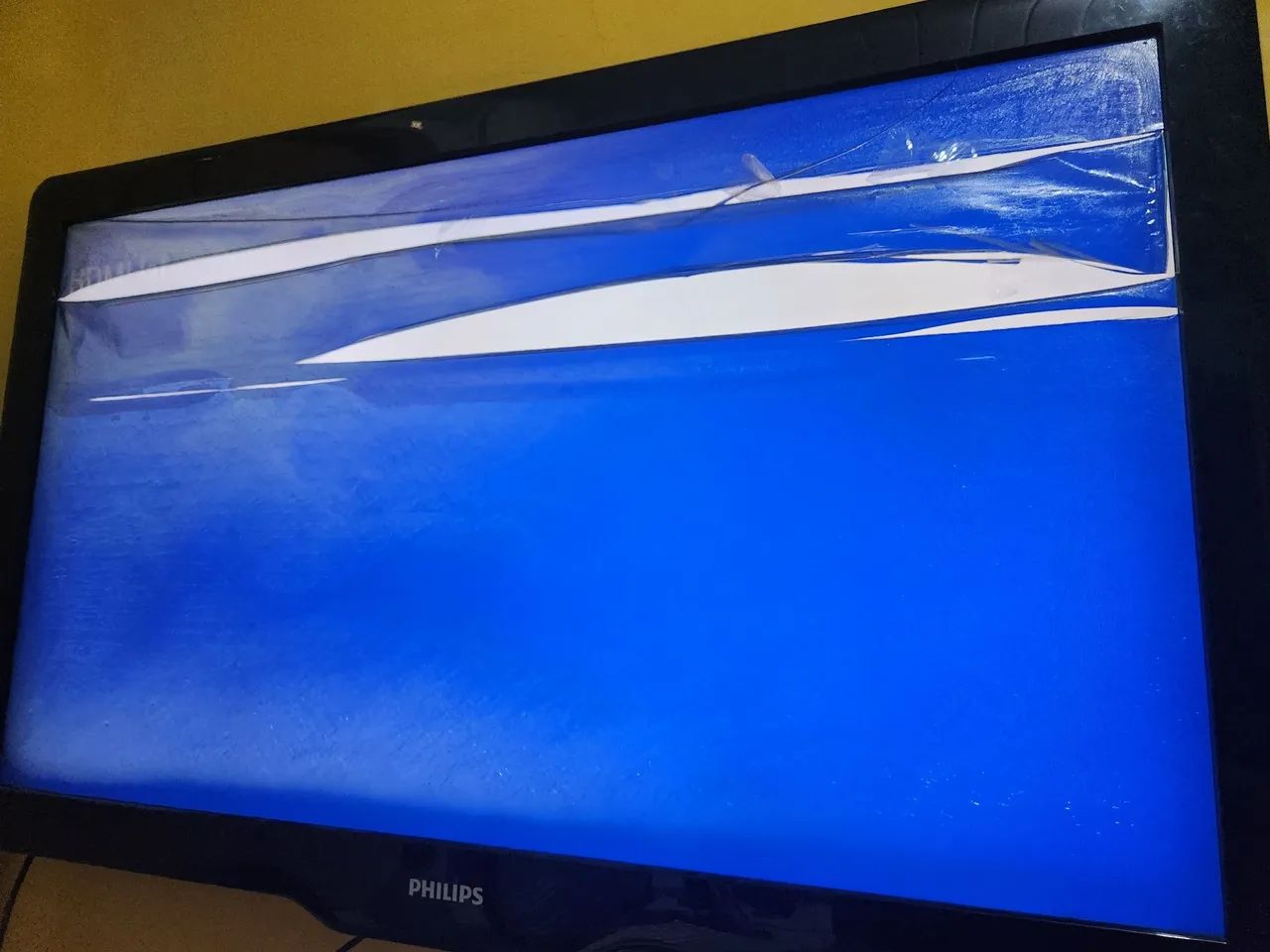 Televisão 40" com defeito