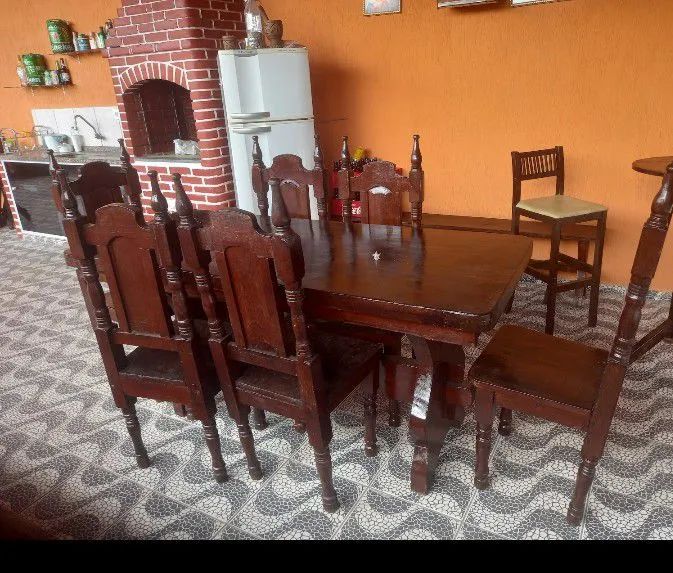 Mesa de Jantar em Madeira Maciça