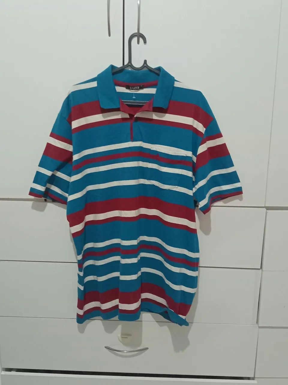 Camiseta Polo Listrada Azul e Vermelha