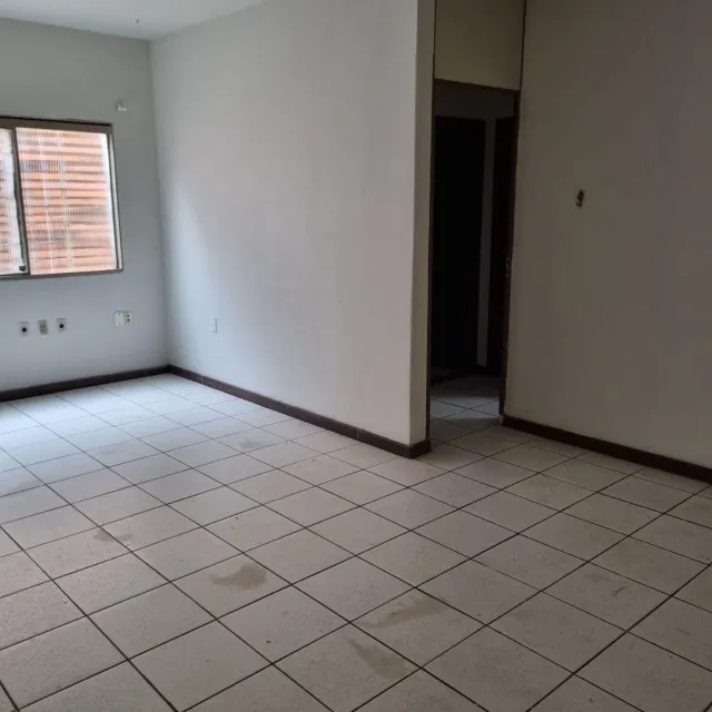 Apartamento no Centro de Corumbá/MS, com ampla sala, dois quartos e dois banheiros