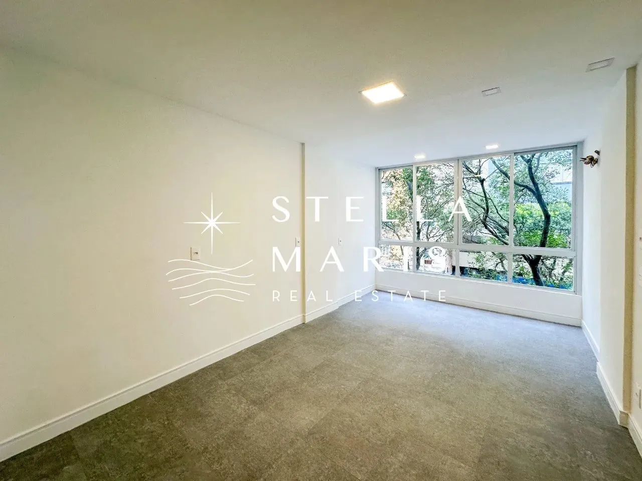 Sala comercial para locação totalmente reformada e pronta para ocupação imediata para médi