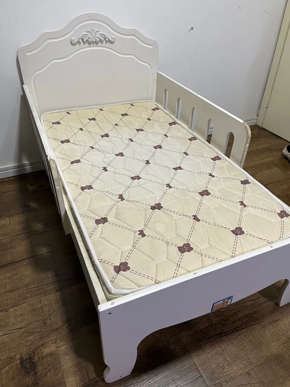Doa-se cama para criança